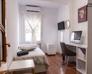 Bedroom of Flat to share in  Madrid Capital  with Air Conditioner and Terrace