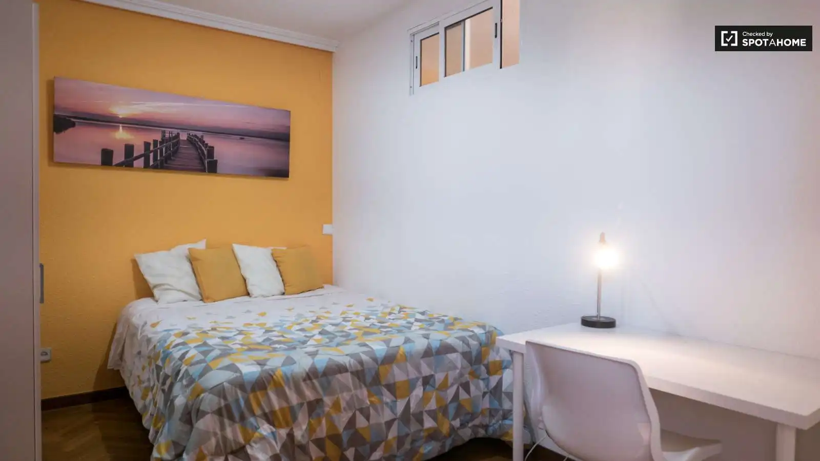 Bedroom of Flat for share in Alcalá de Henares  with Air Conditioner, Heating and Terrace