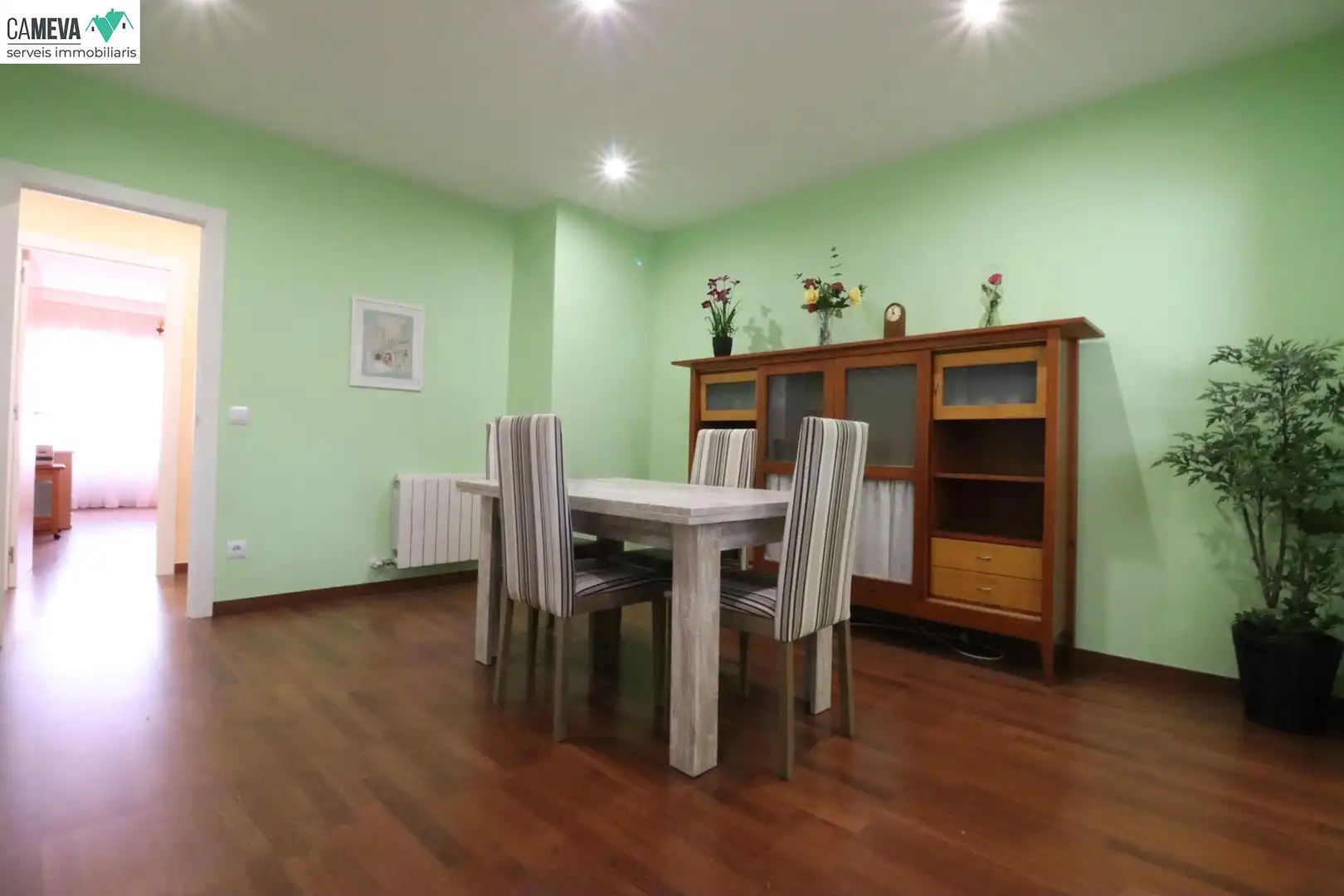 Menjador de Pis en venda en Sabadell amb Calefacció, Parquet i Terrassa