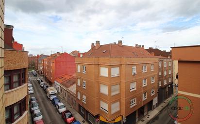 Vista exterior de Pis en venda en Gijón 