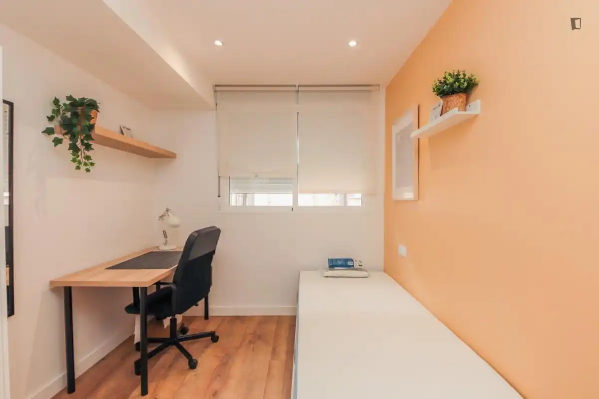 Room in Centre