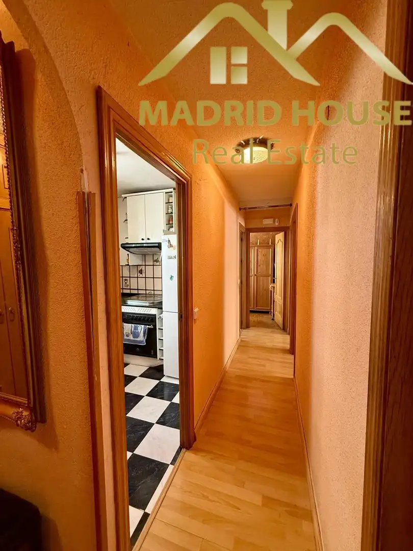 Flat for sale in Madrid  with Air Conditioner and Heating