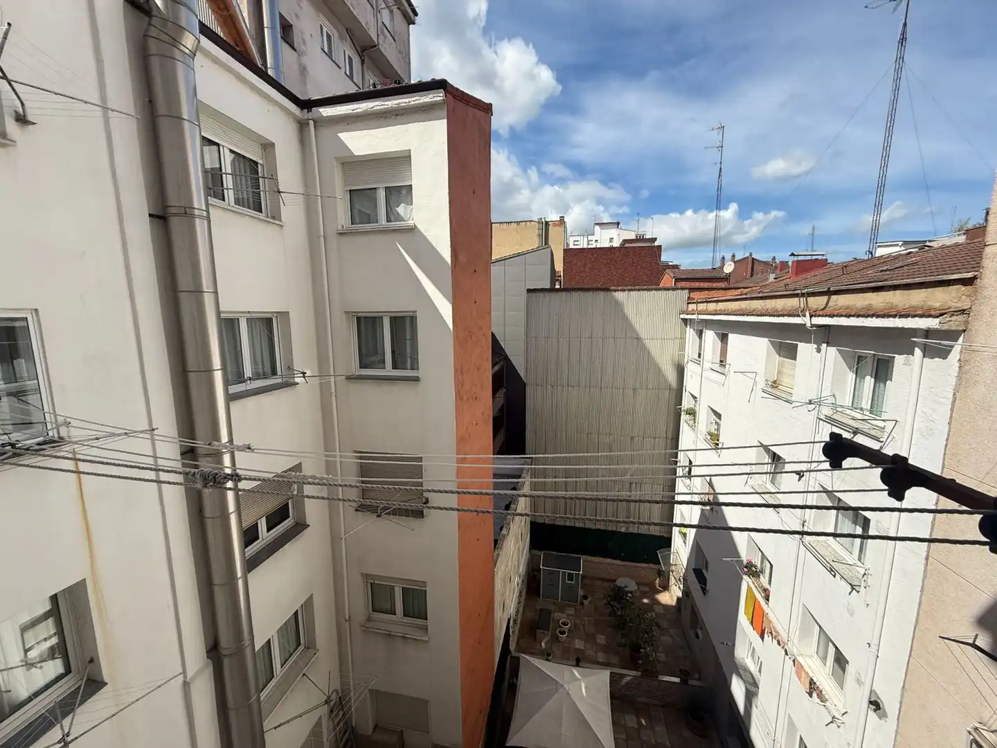 Vista exterior de Pis en venda en Gijón  amb Calefacció, Traster i Balcó