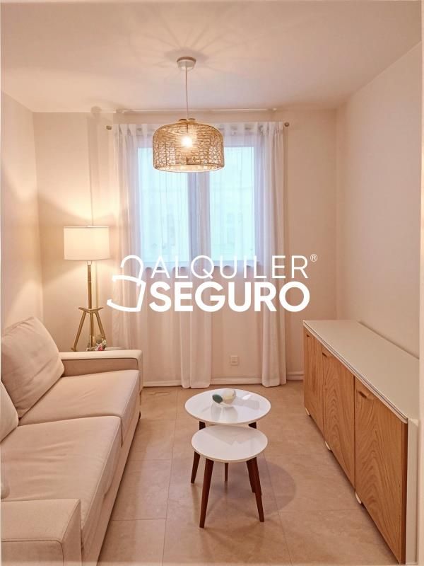 Dormitori de Pis de lloguer en Las Palmas de Gran Canaria amb Moblat