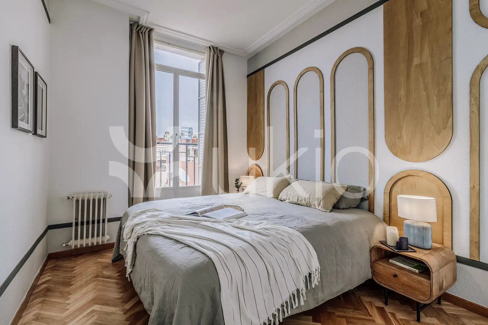 Dormitori de Apartament de lloguer en Madrid amb Aire condicionat, Calefacció i Moblat