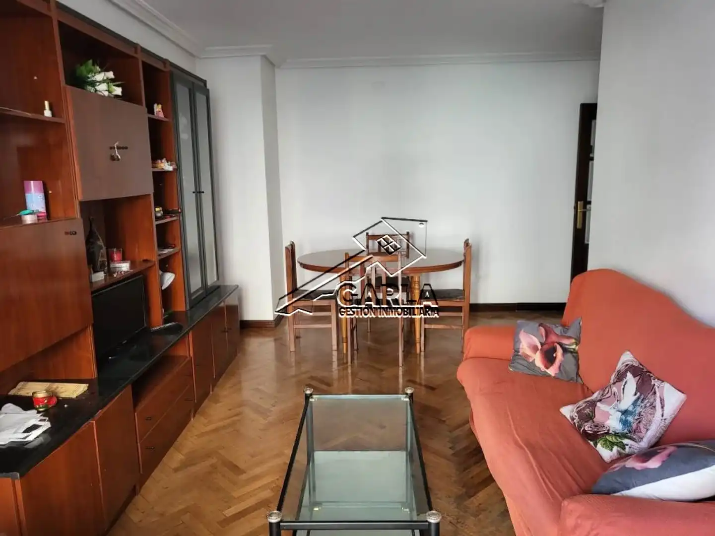 Sala d'estar de Pis de lloguer en Salamanca amb Calefacció i Parquet