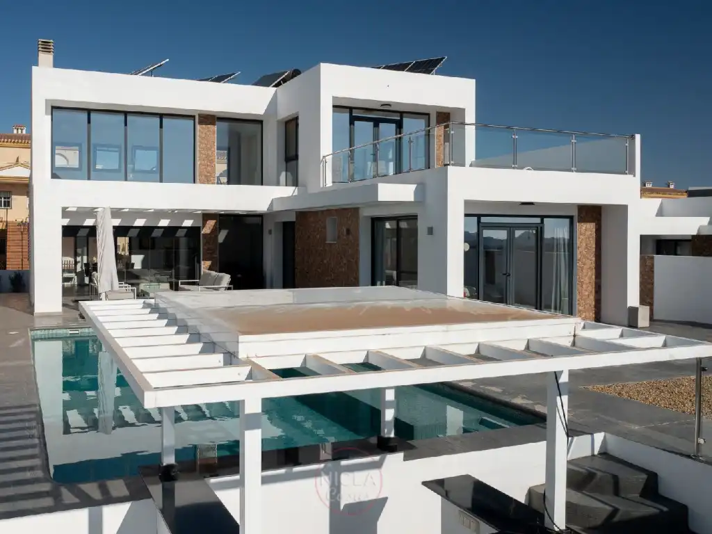 Casa con piscina en venta en Calle Olmos (Hn), imagen 3
