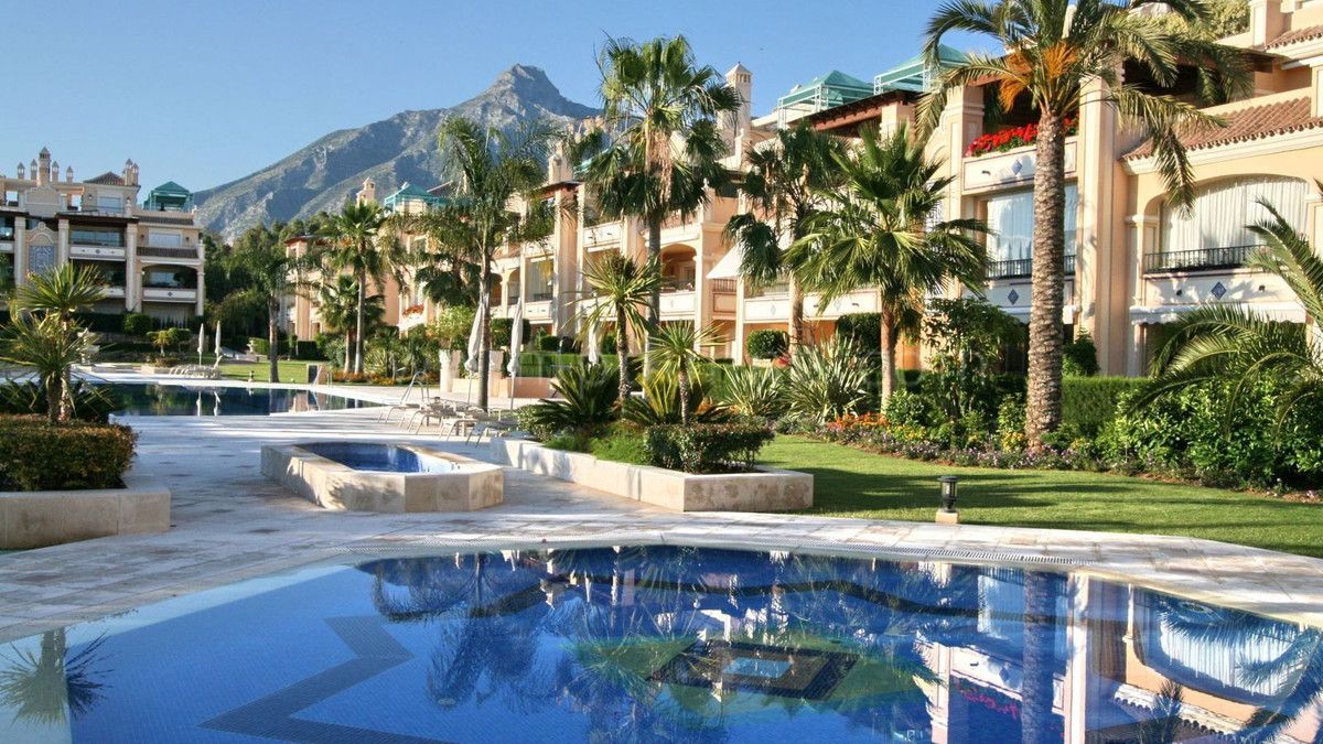 Vista exterior de Apartament de lloguer amb opció a compra en Marbella amb Aire condicionat, Jardí privat i Moblat
