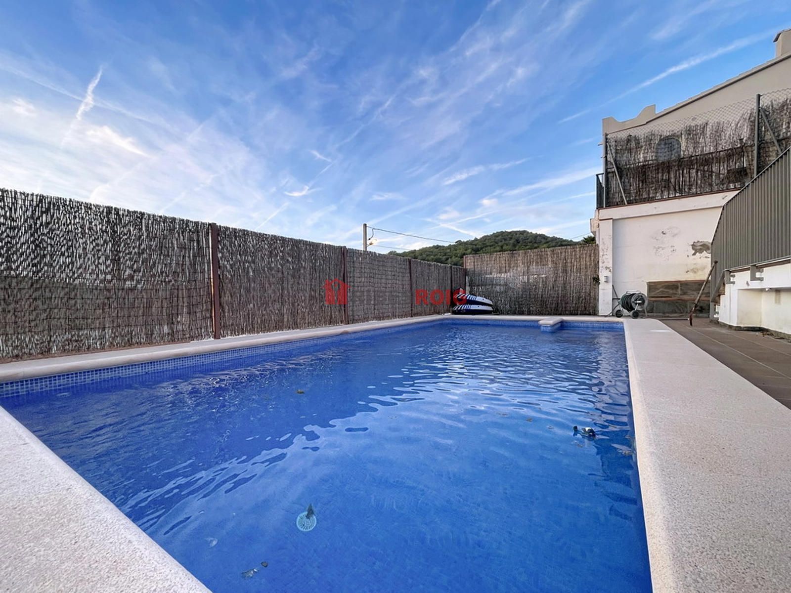 Piscina de Casa o xalet de lloguer en Olivella amb Aire condicionat, Calefacció i Jardí privat