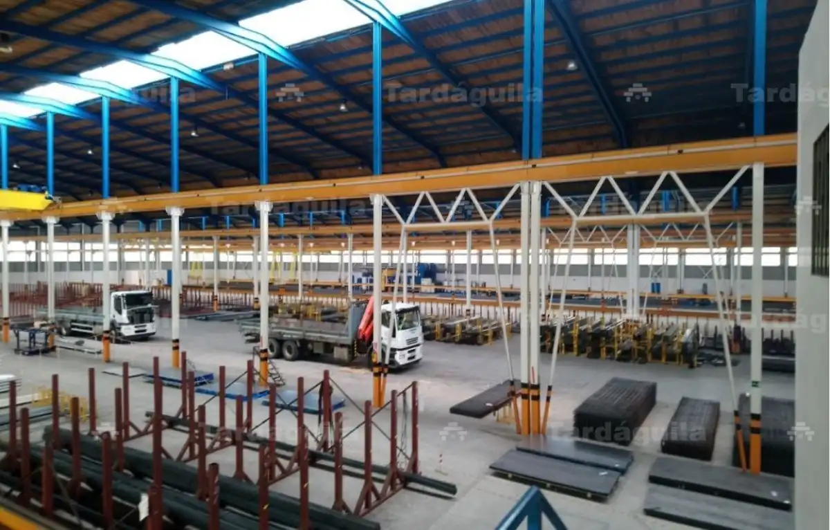 Außenansicht von Fabrikhallen zum Verkauf in Castellanos de Moriscos