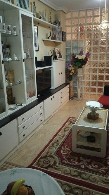 Sala d'estar de Pis en venda en Torrevieja amb Moblat
