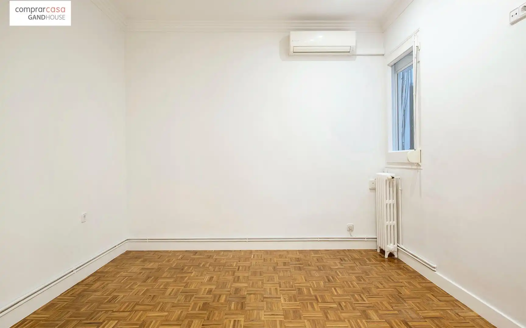 Piso en venta en Barcelona con Calefacción y Alarma