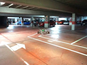 Einzelparkplatz zum Verkauf in Milán - Pumarín - Teatinos