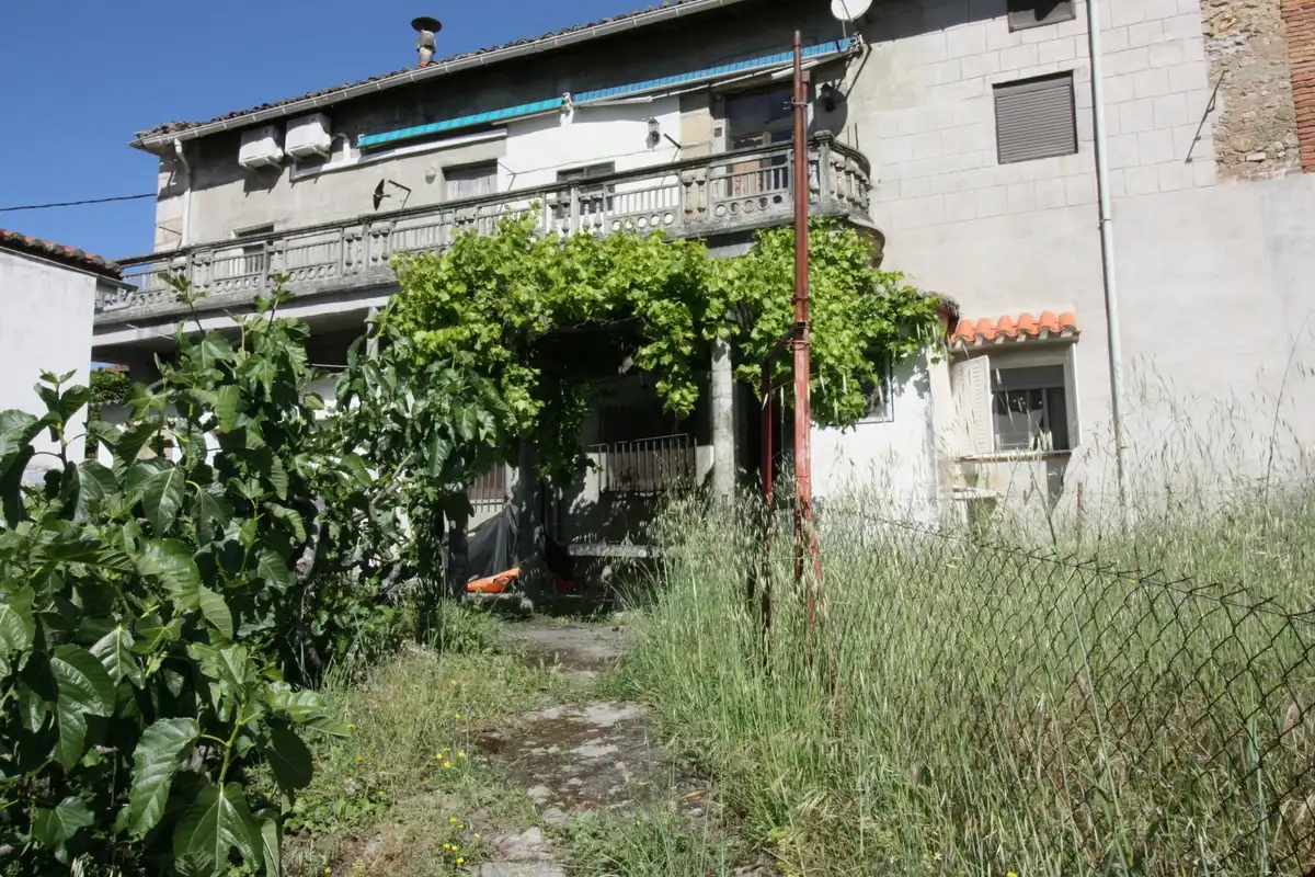 Exterior view of Flat for sale in Mombeltrán  with Furnished