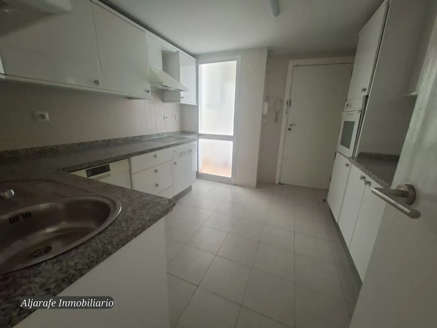 Kitchen of Flat for sale in Sevilla  with Air Conditioner, Heating and Private garden