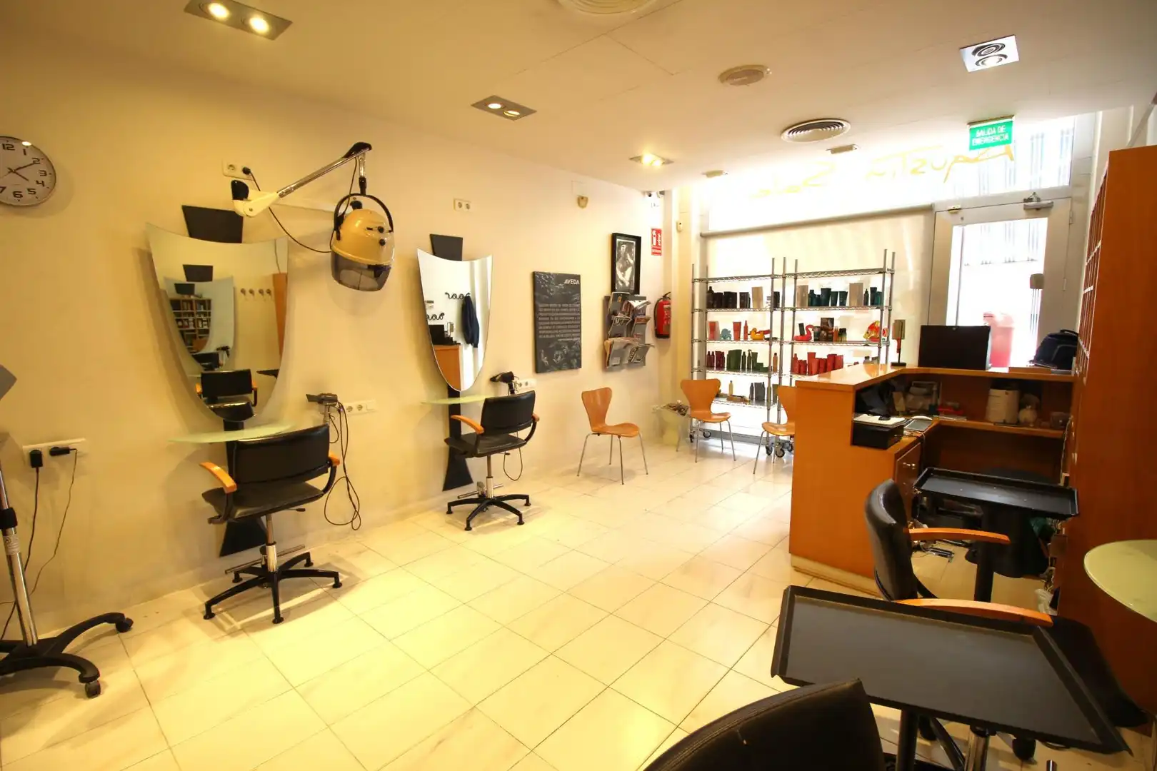Commercial properties for sale in Alicante / Alacant  with Air Conditioner, Terrace and Furnished