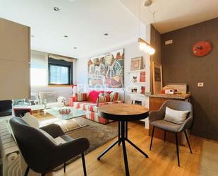 Sala d'estar de Pis en venda en A Coruña Capital  amb Calefacció, Traster i Moblat
