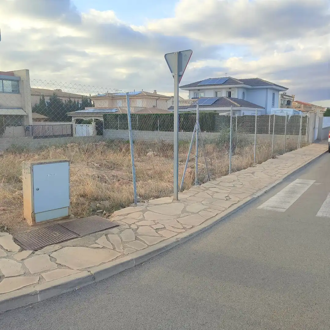 Terreny residencial en venda a Avinguda Regne de Mallorques 8