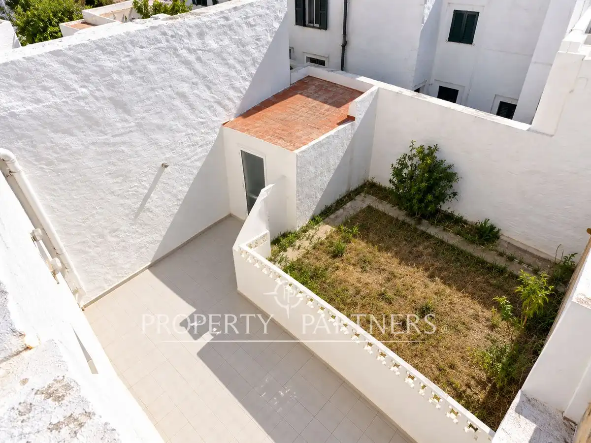 Casa a schiera con giardino in vendita a Carrer de Sant Cristòfol