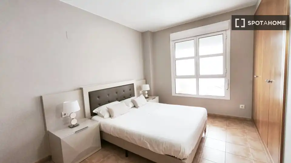 Habitación de Piso de alquiler en Cullera con Aire acondicionado, Calefacción y Amueblado