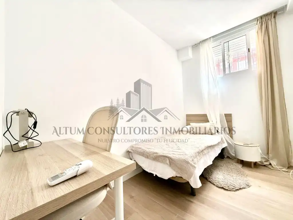 Bedroom of Flat for rent in Sevilla