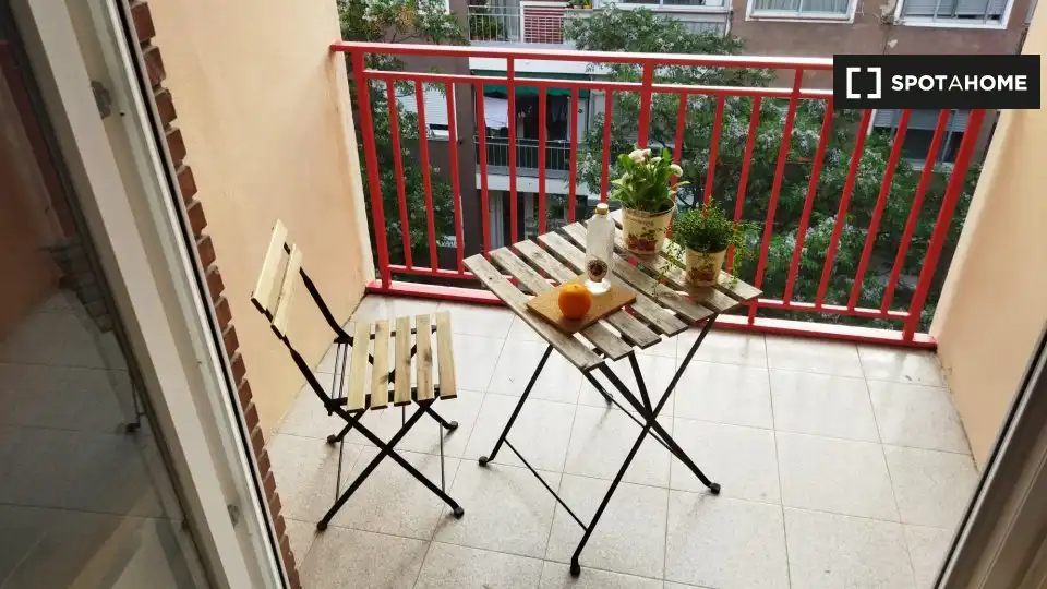 Terraza de Piso para compartir en Zaragoza con Aire acondicionado, Calefacción y Amueblado