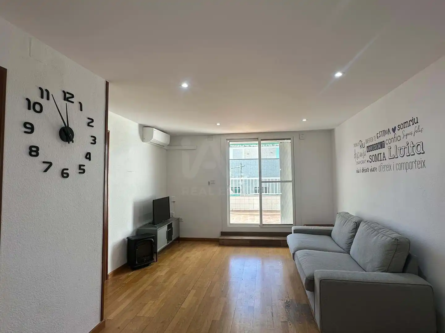 Living room of Attic for sale in Vilanova i la Geltrú  with Air Conditioner, Heating and Terrace