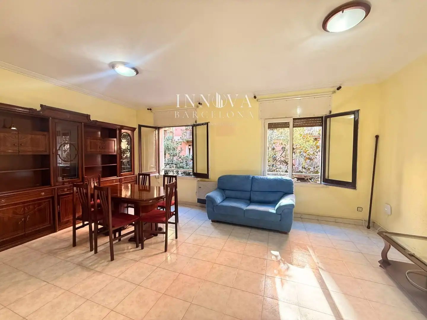 Vista exterior de Piso en venta en Barcelona con Terraza