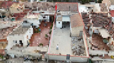 Casa en planta baja con gran patio exterior y gran potencial para hacerla a medida.