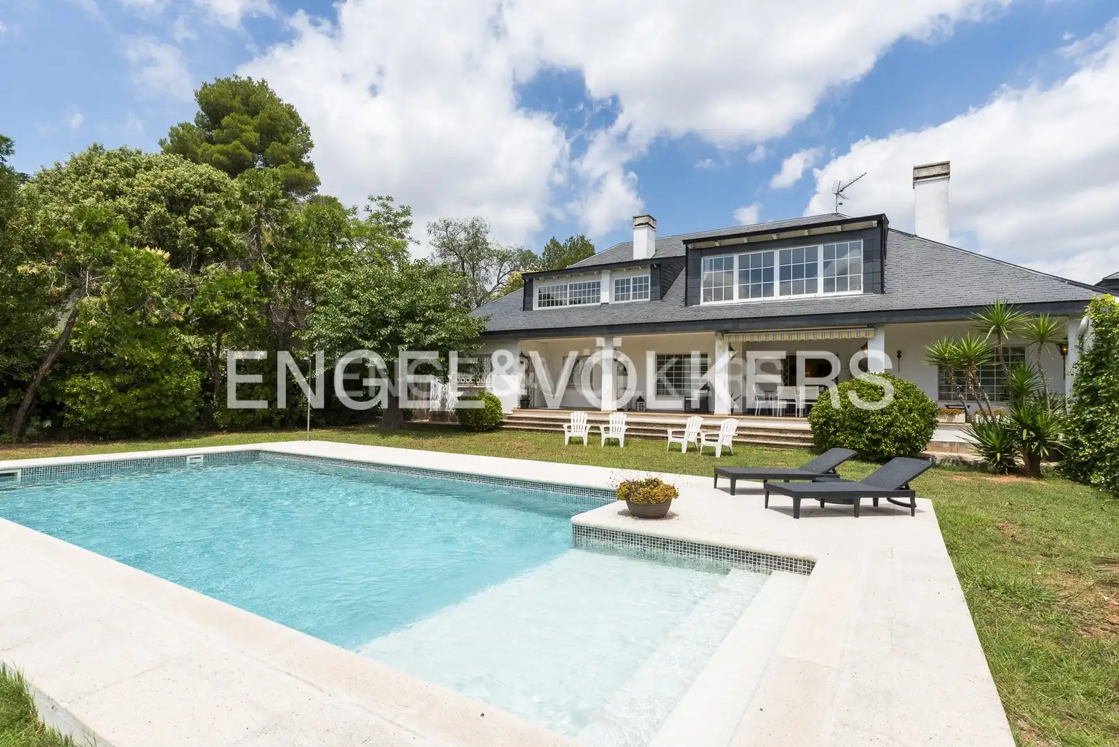 Piscina de Casa o chalet en venta en Sant Cugat del Vallès con Aire acondicionado, Calefacción y Jardín privado