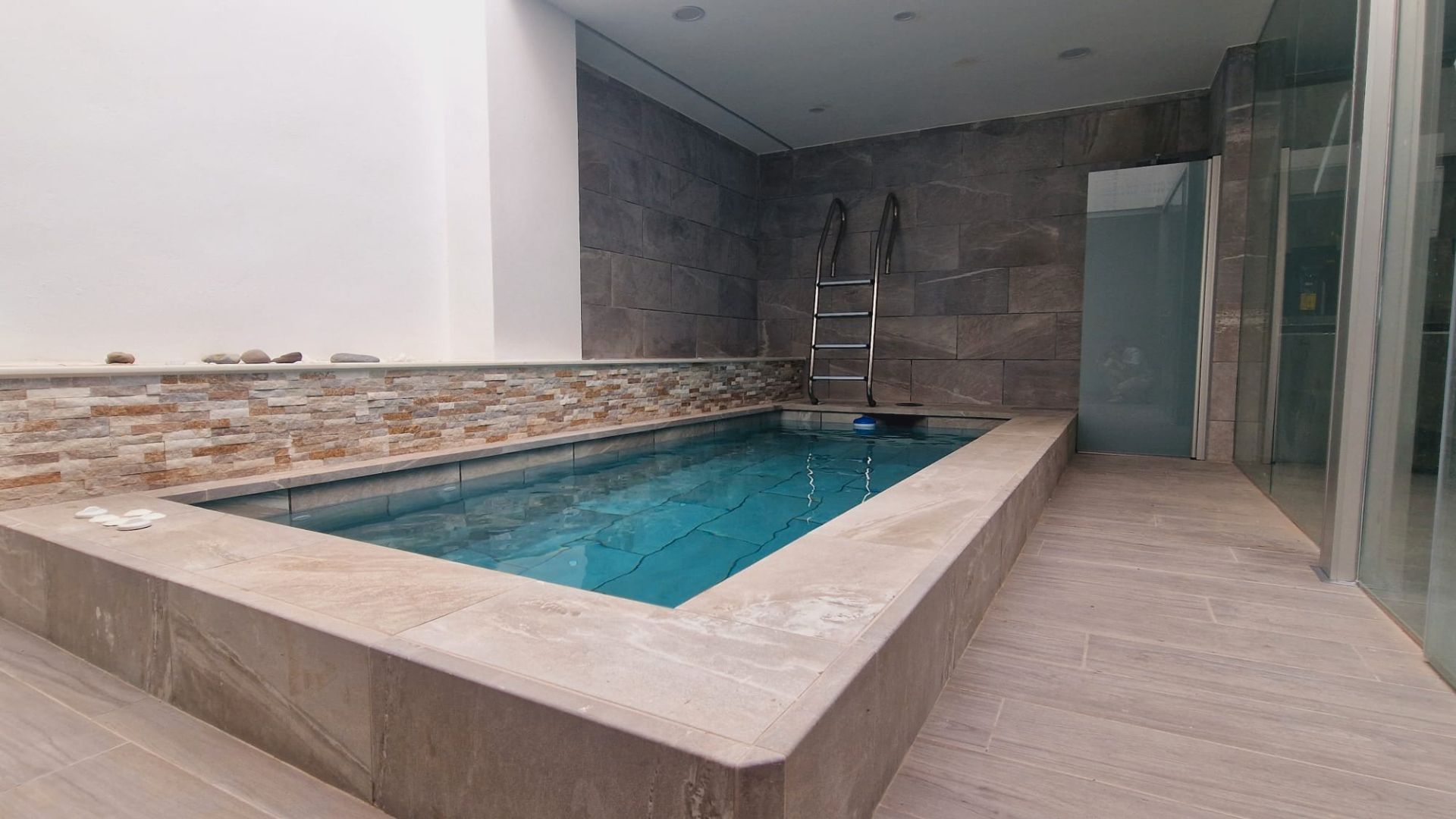 Swimming pool of House or chalet for sale in  Córdoba Capital  with Air Conditioner, Heating and Private garden