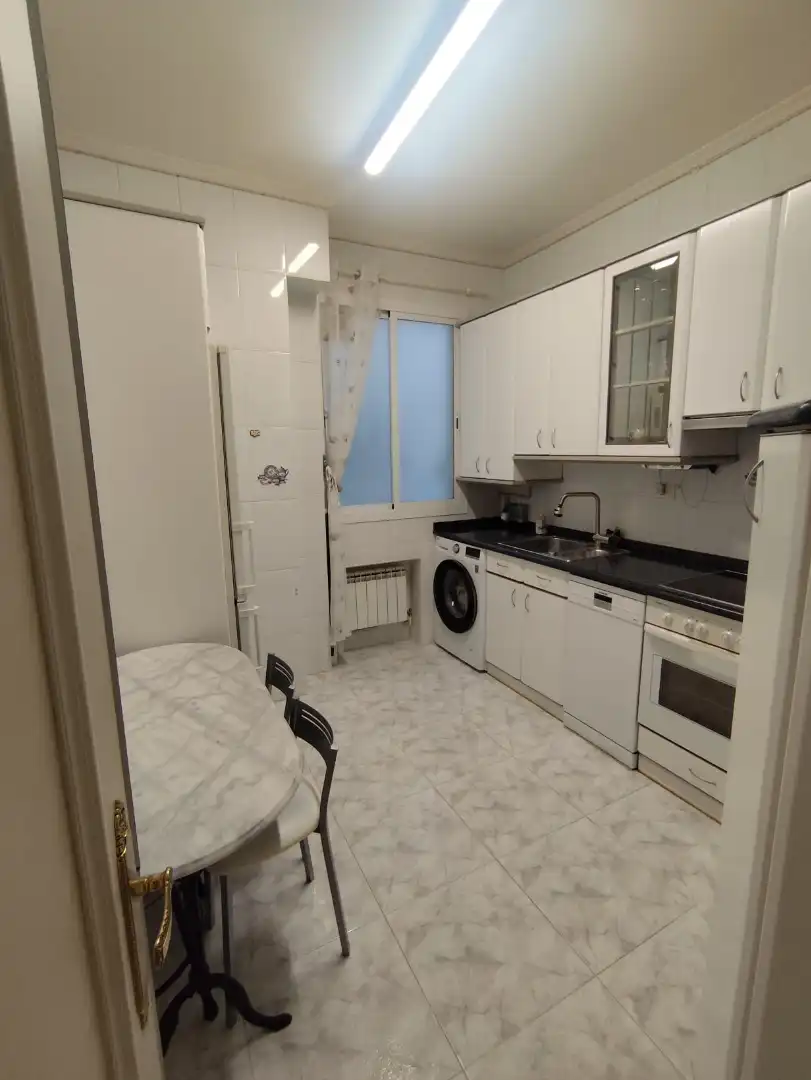 Küche von Wohnung zur Miete in Bilbao  mit Heizung und Möbliert