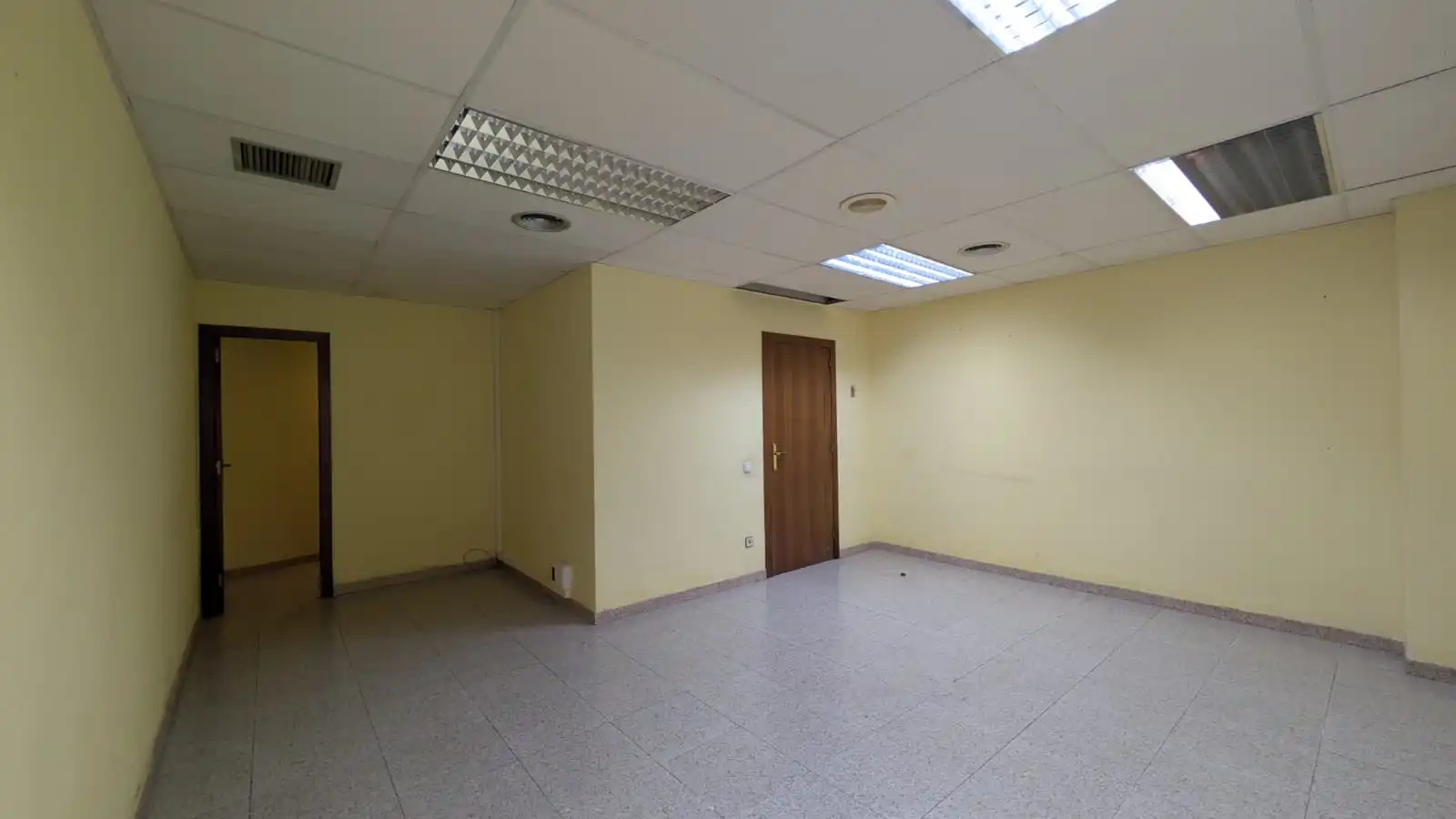 Dúplex en venta en Cornellà de Llobregat con Trastero