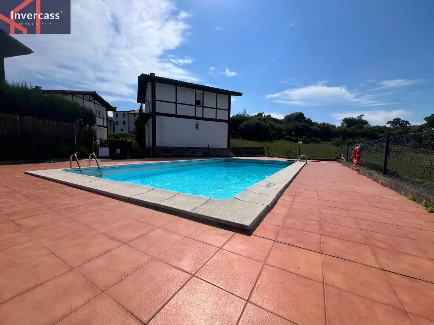 Piscina de Casa o chalet en venta en Castro-Urdiales con Calefacción, Jardín privado y Terraza