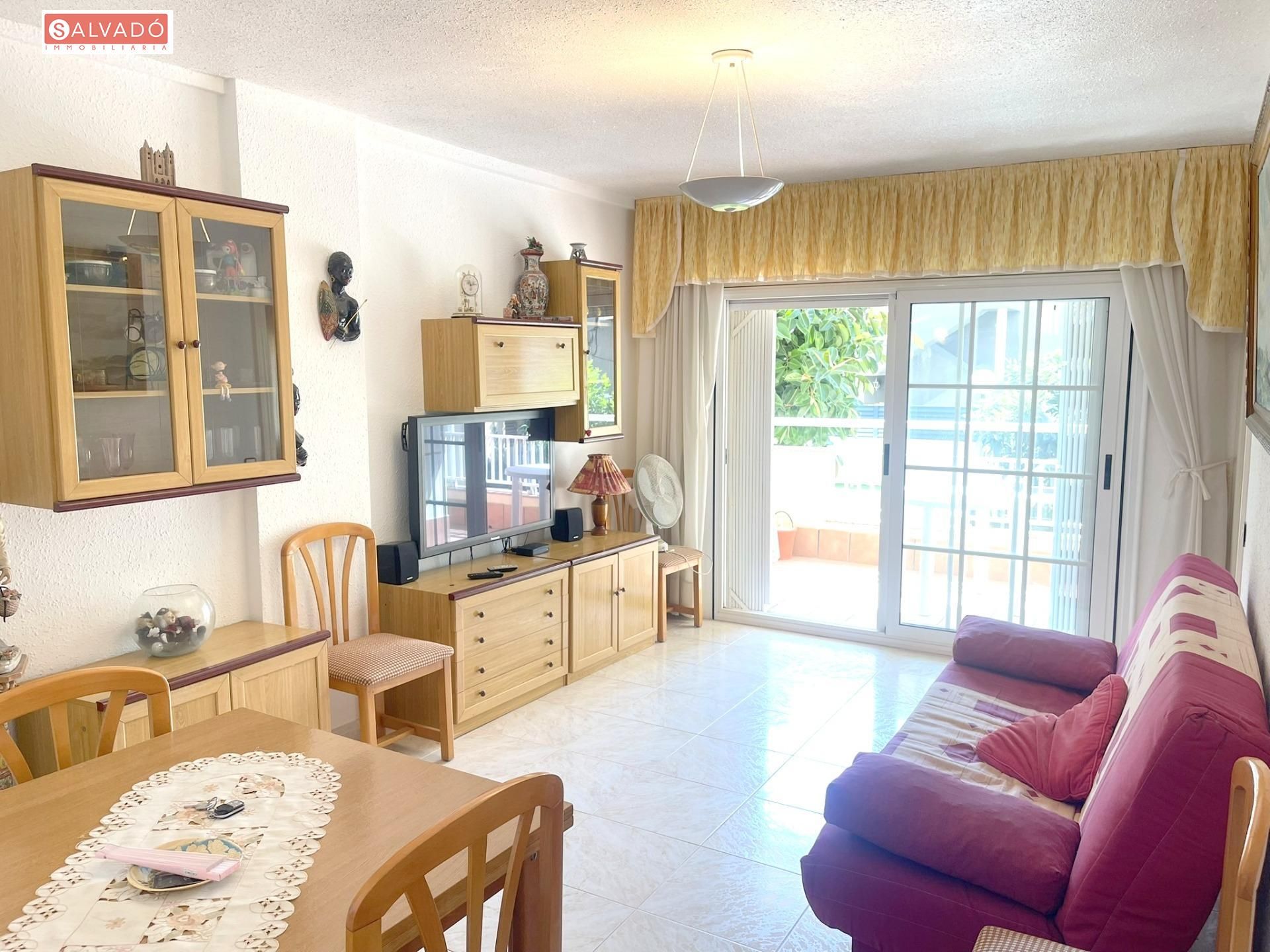 Sala de estar de Planta baja en venta en Calafell con Balcón