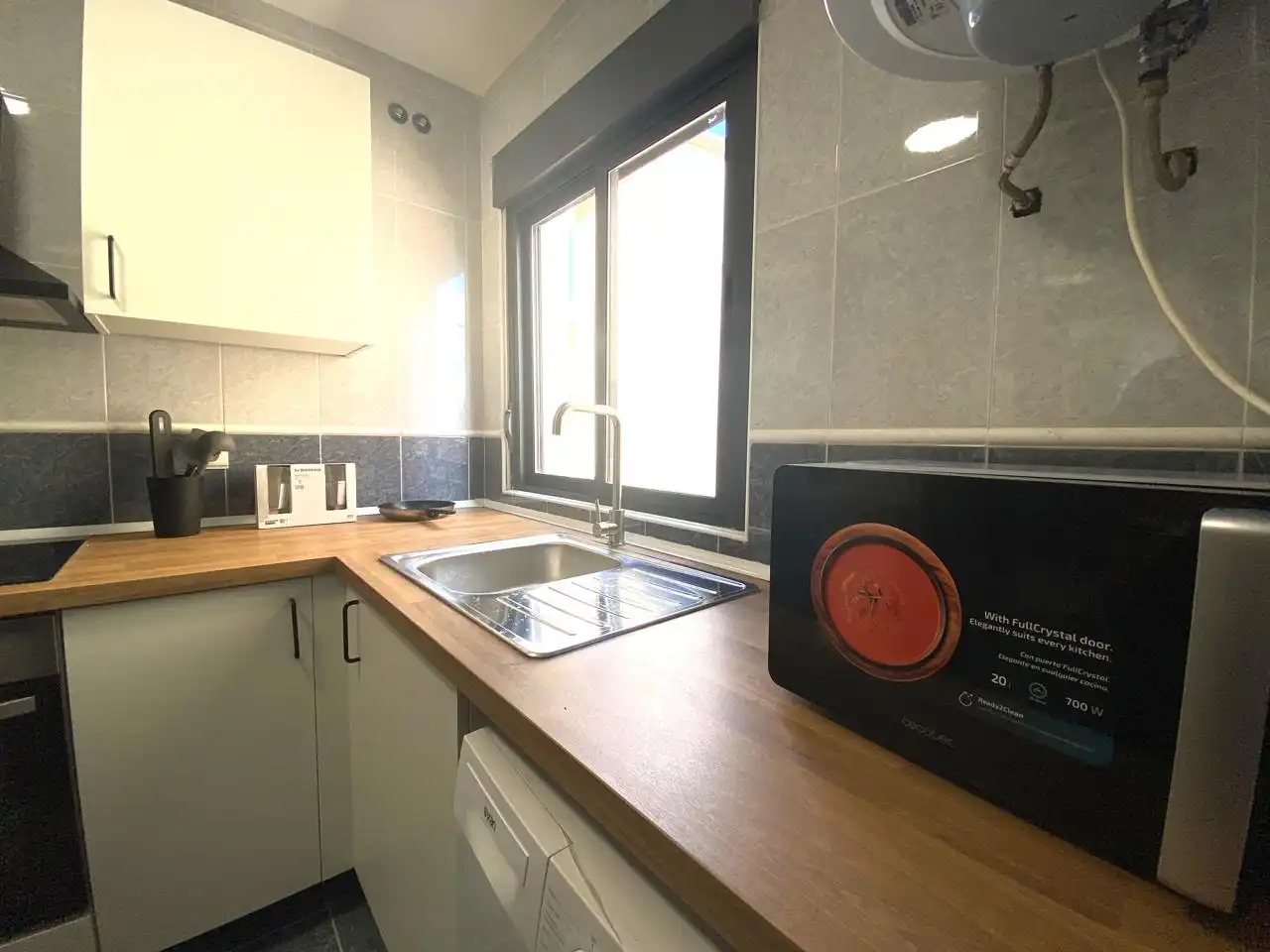 Kitchen of Flat for share in León Capital   with Furnished