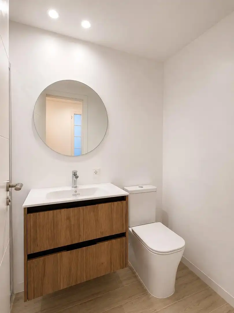 Badezimmer von Wohnung zur Miete in Valencia mit Klimaanlage, Heizung und Möbliert