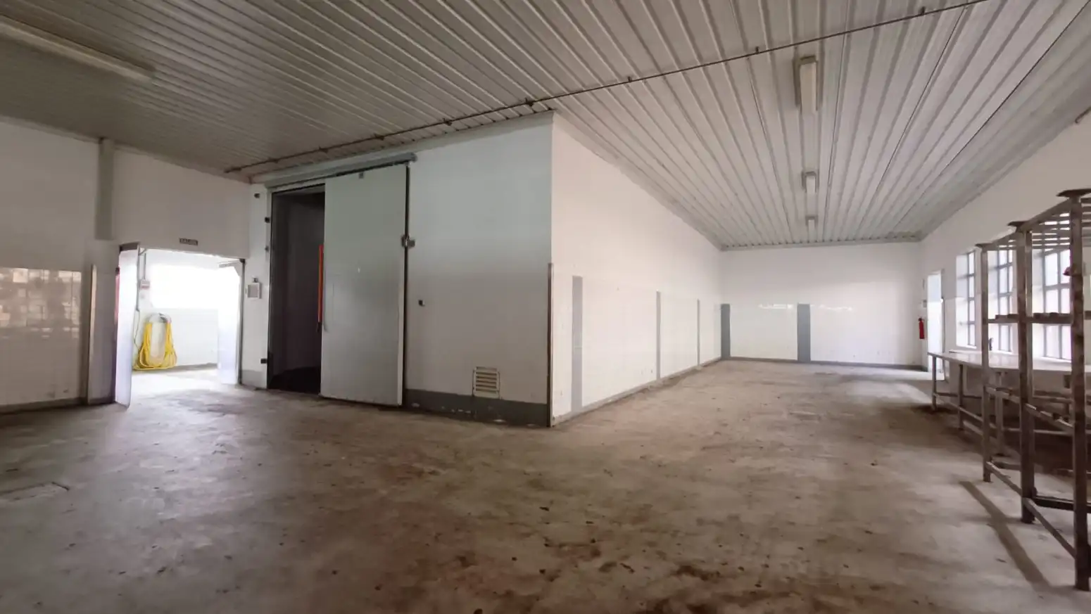 Fabrikhallen zum Verkauf in Tineo