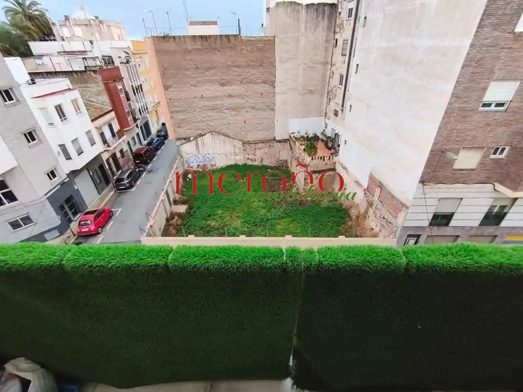 Piso en venta en El Raval - Portes Encarnades