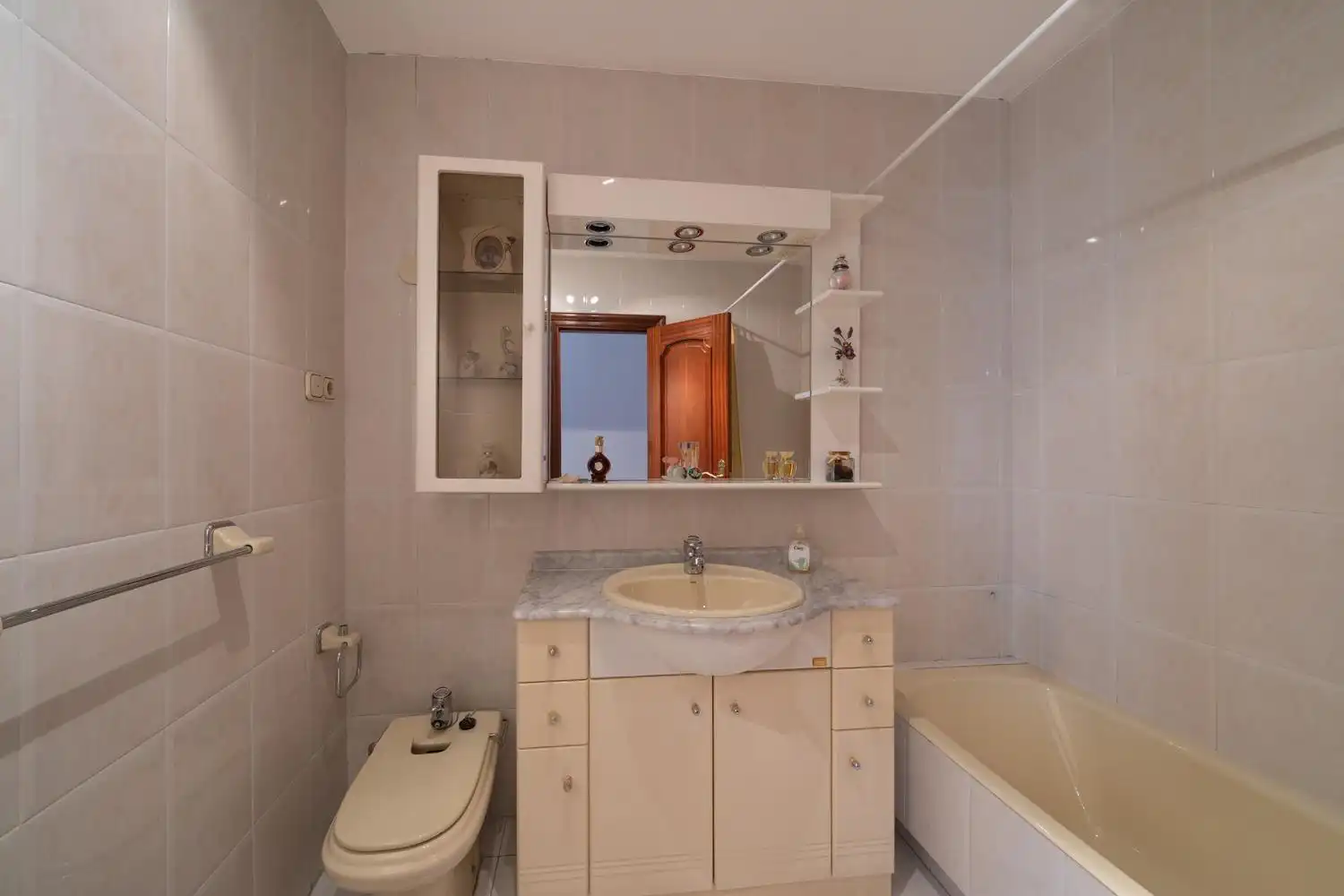 Baño de Ático en venta en Motril con Aire acondicionado y Balcón