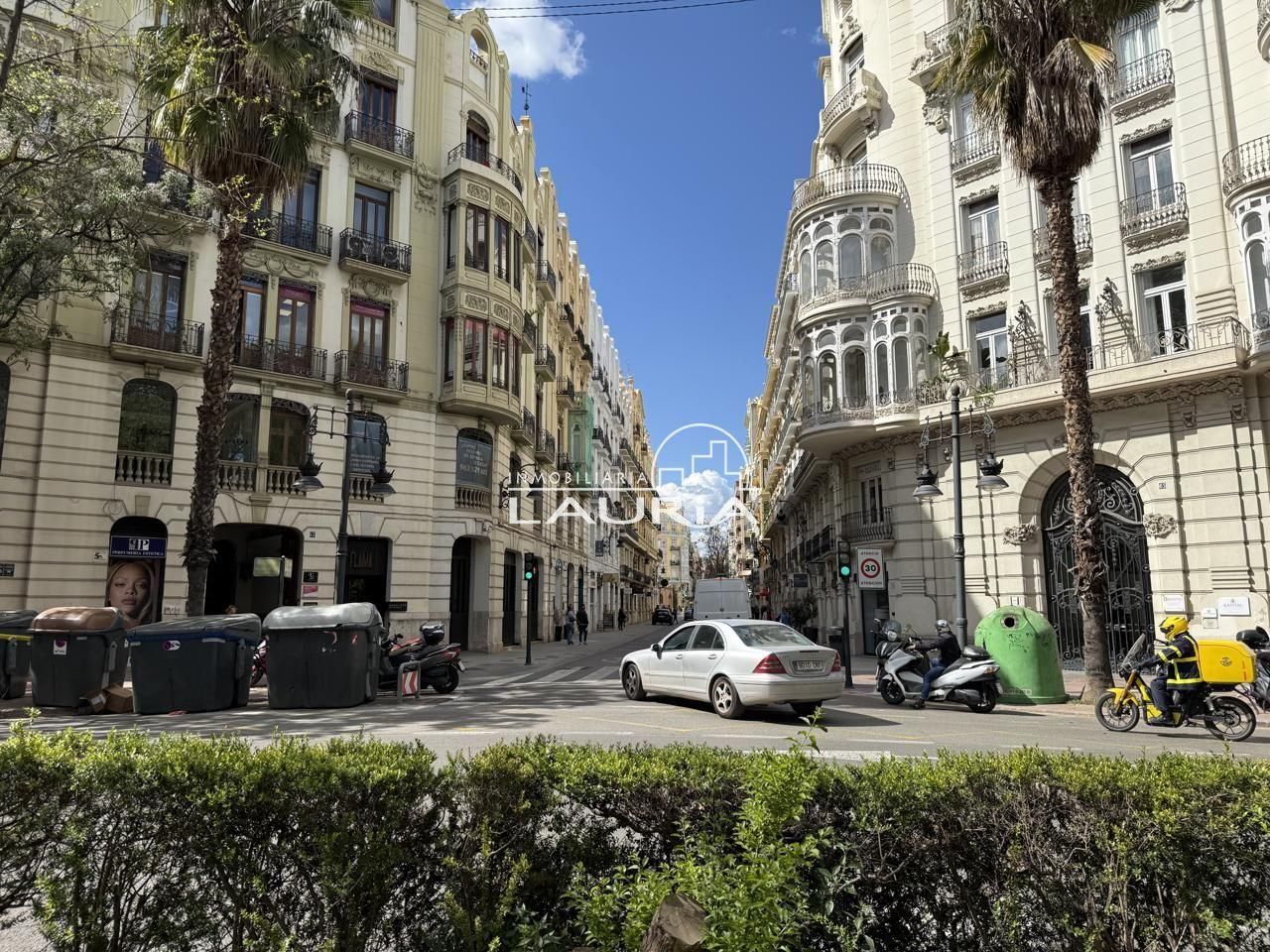 Exterior view of Flat for sale in  Valencia Capital  with Air Conditioner, Heating and Balcony