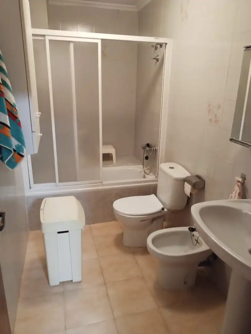 Baño de Piso de alquiler en Elche / Elx con Amueblado