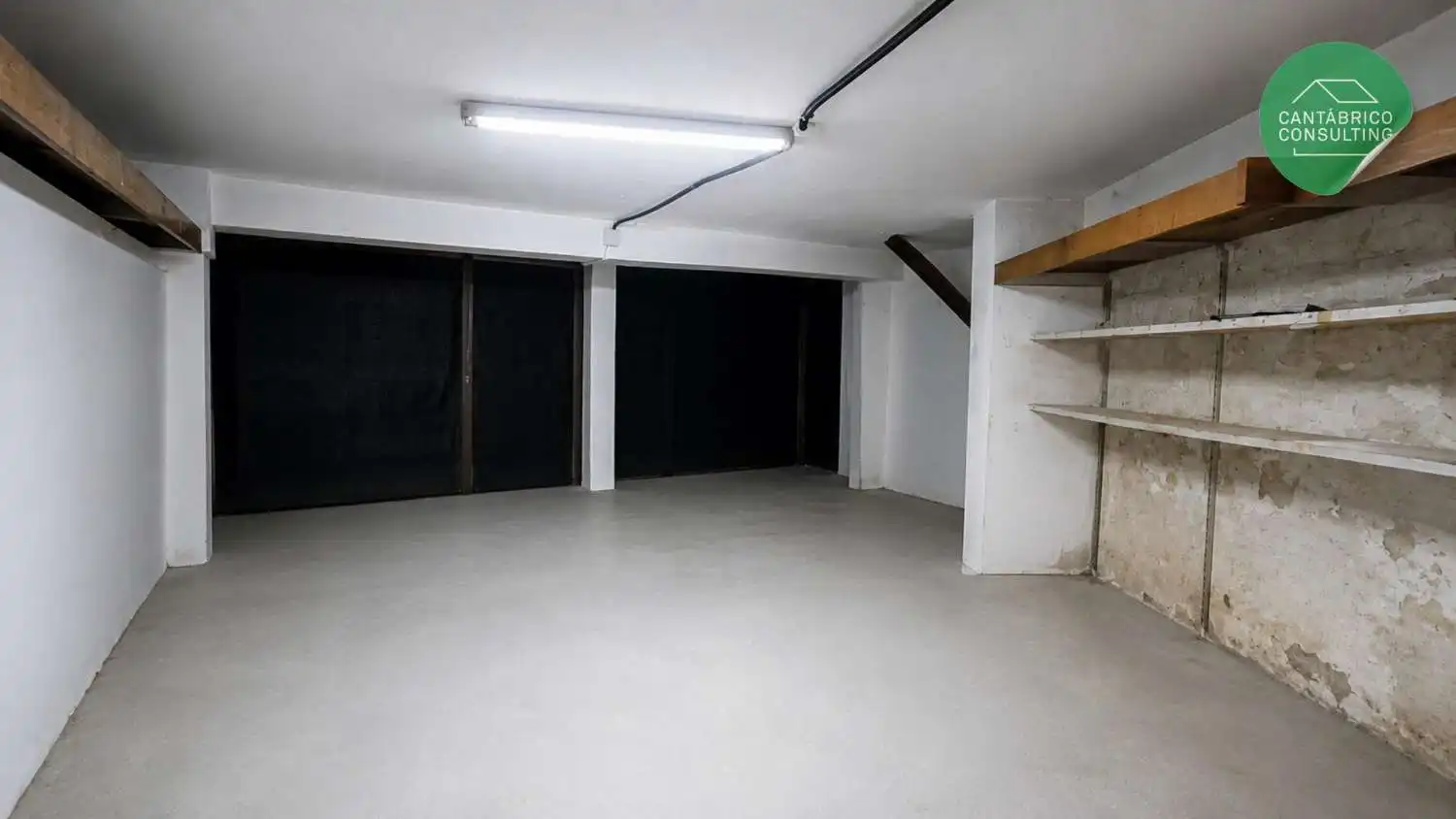 Local en venta en Navia con Amueblado