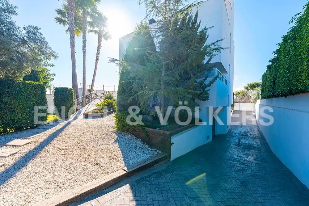 Exterior view of Houses for sale in Sant Joan d'Alacant  with Air Conditioner, Private garden and Terrace