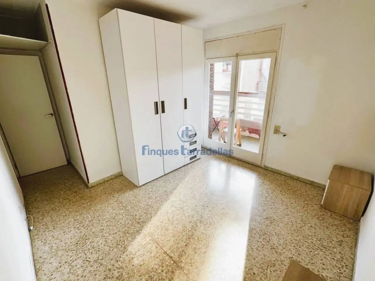 Außenansicht von Wohnung zum Verkauf in Pineda de Mar mit Klimaanlage und Balkon