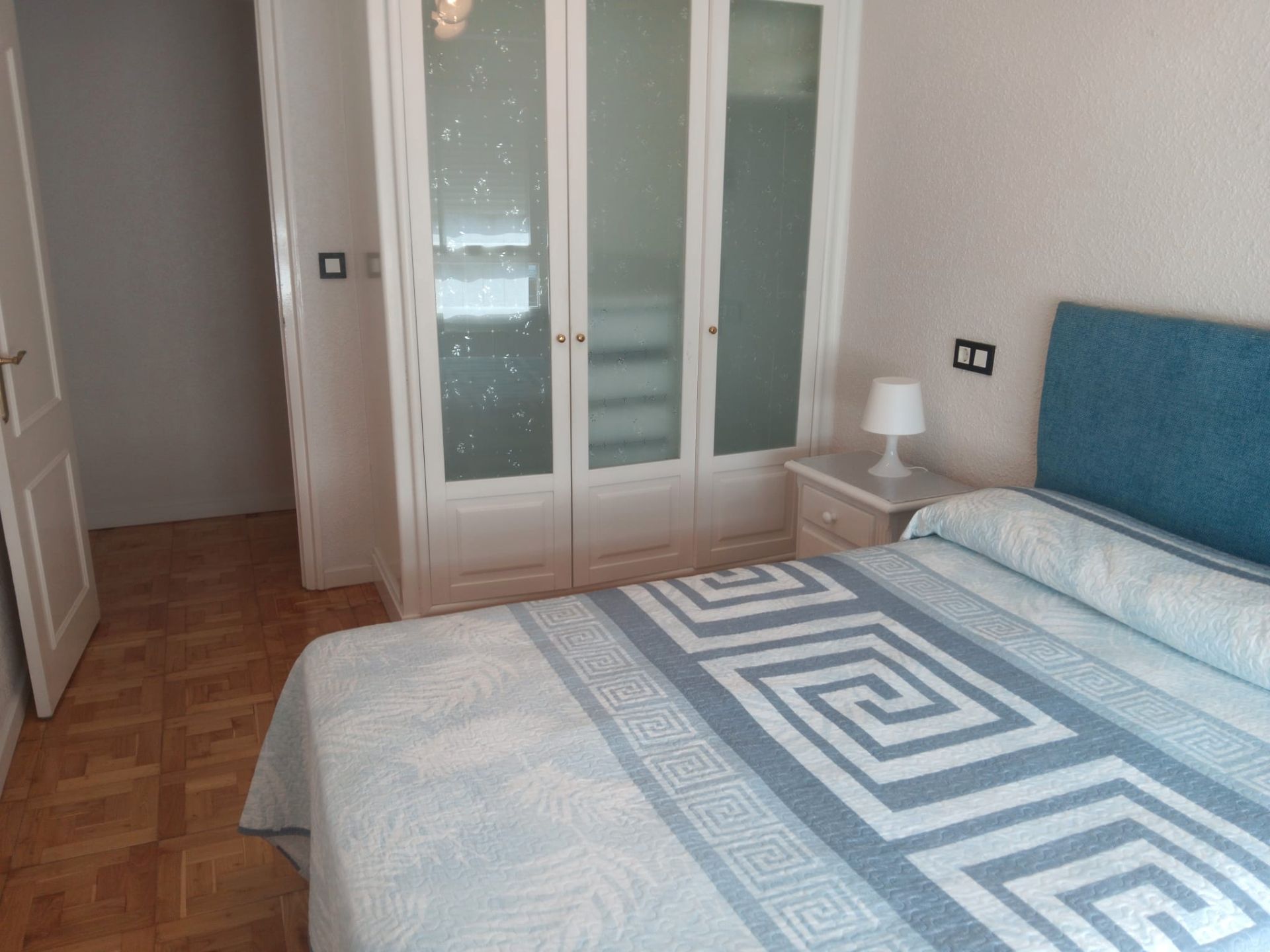 Bedroom of Flat to rent in Castro-Urdiales  with Heating, Parquet flooring and Furnished