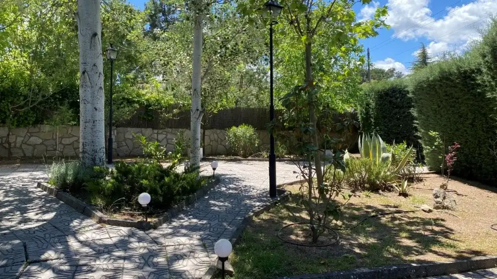 Jardí de Casa o xalet en venda en Cadalso de los Vidrios amb Aire condicionat, Calefacció i Jardí privat