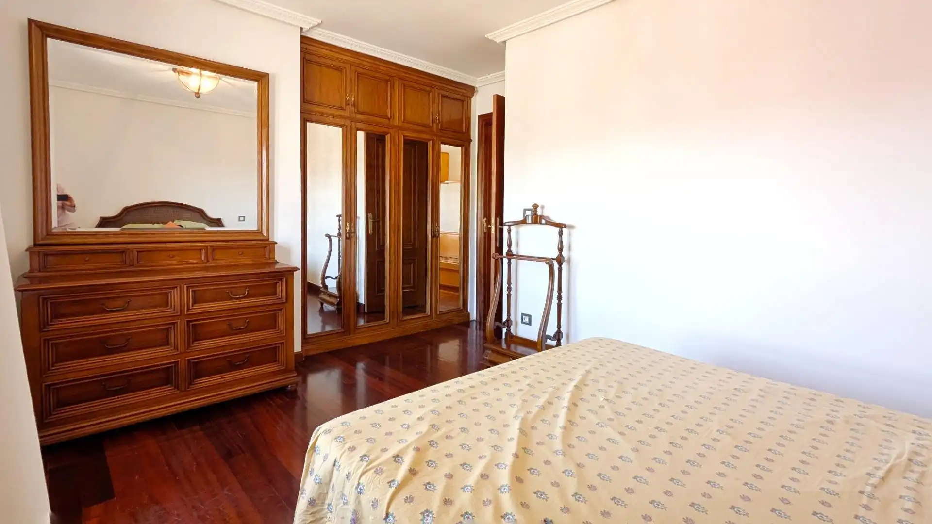 Habitación de Dúplex en venta en El Astillero   con Calefacción, Terraza y Trastero