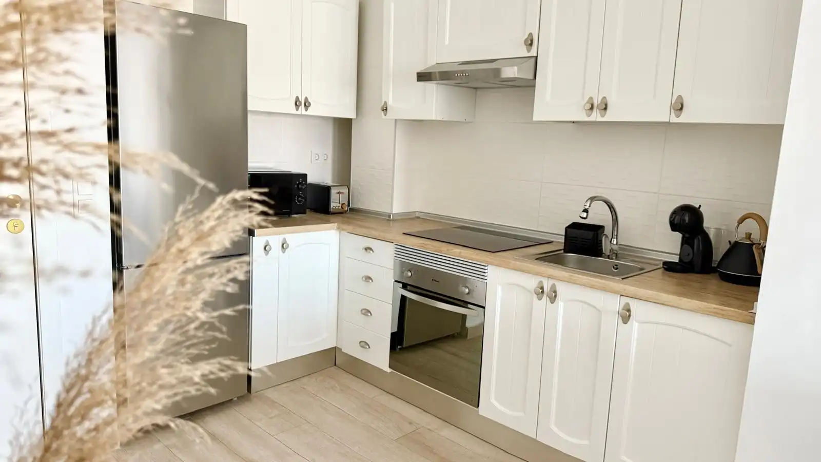 Cocina de Apartamento de alquiler en Torrevieja con Aire acondicionado, Calefacción y Terraza