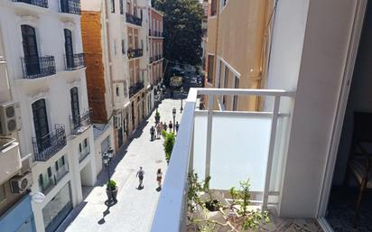 Vista exterior de Pis en venda en Alicante / Alacant amb Terrassa